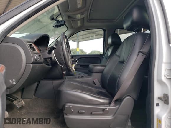 ✅ 2012 Chevrolet Suburban LT • VIN: 1GNSCJE01CR317291 • Lot: 72185754. Wystawiony na Copart z przebiegiem 156 200 mil. Bezpłatny archiwum sprzedaży aukcyjnych z USA i szczegółowy raport historii pojazdu na DreamBid. Zdjęcie 7.