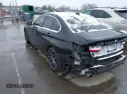 ✅ 2019 BMW 3 Series 330i • VIN: WBA5R1C53KAE82114 • Lot: 41632512. Listed on IAAI with 92,454 mi. Free auction sales archive from the USA and detailed vehicle history report at DreamBid. Image 3.