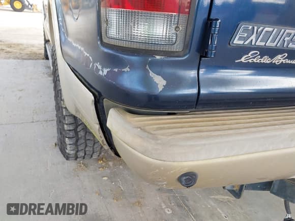 ✅ 2003 Ford Excursion • VIN: 1FMSU45FX3EA35567 • Лот: 43336216. Опубликован ранее на IAAI с пробегом 337 342 миль. Бесплатный доступ к архиву аукционных продаж из США и подробный отчёт об истории автомобиля на DreamBid. Изображение 18.