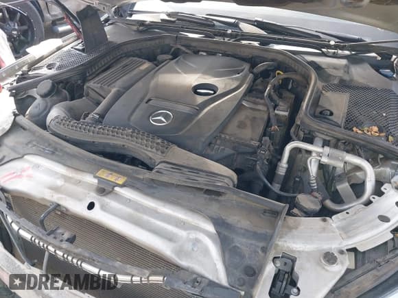 ✅ 2016 Mercedes-Benz C 300 • VIN: 55SWF4JBXGU131690 • Lot: 43494779. Wystawiony na IAAI z przebiegiem 120 206 mil. Bezpłatny archiwum sprzedaży aukcyjnych z USA i szczegółowy raport historii pojazdu na DreamBid. Zdjęcie 10.