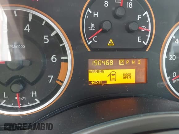 ✅ 2014 Nissan Titan SL • VIN: 1N6BA0ED1EN511595 • Lot: 42127306. Wystawiony na IAAI z przebiegiem 190 468 mil. Bezpłatny archiwum sprzedaży aukcyjnych z USA i szczegółowy raport historii pojazdu na DreamBid. Zdjęcie 15.