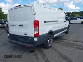 ✅ 2017 Ford Transit • VIN: 1FTBW2YM8HKB52232 • Lot: 43108876. Wystawiony na IAAI z przebiegiem 151 642 mil. Bezpłatny archiwum sprzedaży aukcyjnych z USA i szczegółowy raport historii pojazdu na DreamBid. Zdjęcie 4.