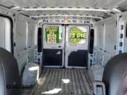 ✅ 2019 Ram ProMaster Cargo • VIN: 3C6TRVAG9KE502051 • Lot: 84938885. Wystawiony na Copart z przebiegiem 107 481 mil. Bezpłatny archiwum sprzedaży aukcyjnych z USA i szczegółowy raport historii pojazdu na DreamBid. Zdjęcie 10.