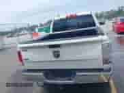 2017 Ram 1500 Laramie z VIN 1C6RR6NG9HS762336, wystawiony jako IAAI lot #42284369 z przebiegiem 213 735 mil mil oraz . Historia ofert i sprzedaży dostępna na DreamBid. Obrazek 16.