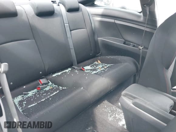 ✅ 2018 Honda Civic Si • VIN: 2HGFC3A52JH751063 • Lot: 43276337. Wystawiony na IAAI z przebiegiem 86 215 mil. Bezpłatny archiwum sprzedaży aukcyjnych z USA i szczegółowy raport historii pojazdu na DreamBid. Zdjęcie 8.