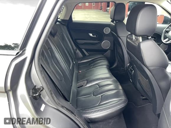 ✅ 2015 Land Rover Range Rover Evoque Pure Plus • VIN: SALVP2BGXFH046428 • Lot: 92064235. Wystawiony na Copart z przebiegiem 96 418 mil. Bezpłatny archiwum sprzedaży aukcyjnych z USA i szczegółowy raport historii pojazdu na DreamBid. Zdjęcie 6.