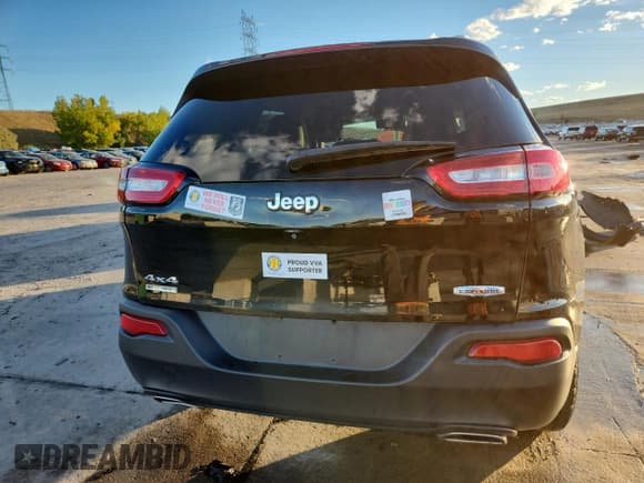 ✅ 2018 Jeep Cherokee Latitude Plus • VIN: 1C4PJMLX8JD562637 • Лот: 85185625. Опубликован ранее на Copart с пробегом 44 612 миль. Бесплатный доступ к архиву аукционных продаж из США и подробный отчёт об истории автомобиля на DreamBid. Изображение 6.