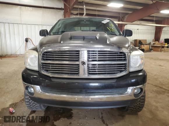 2008 Dodge 1500 SXT z VIN 3D7KS19D18G127030, wystawiony jako Copart lot #82023824 z przebiegiem 229 044 mil mil oraz Czysty tytuł • Clean title. Historia ofert i sprzedaży dostępna na DreamBid. Obrazek 5.