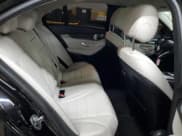 ✅ 2017 Mercedes-Benz C 300 • VIN: 55SWF4KB4HU213950 • Lot: 90358285. Wystawiony na Copart z przebiegiem 56 564 mil. Bezpłatny archiwum sprzedaży aukcyjnych z USA i szczegółowy raport historii pojazdu na DreamBid. Zdjęcie 10.