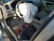 ✅ 2014 Nissan Altima SL • VIN: 1N4AL3AP3EC413762 • Lot: 69424725. Wystawiony na Copart z przebiegiem Nie podano. Bezpłatny archiwum sprzedaży aukcyjnych z USA i szczegółowy raport historii pojazdu na DreamBid. Zdjęcie 8.