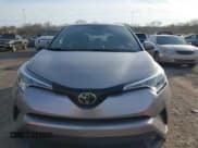 ✅ 2018 Toyota C-HR XLE • VIN: NMTKHMBX0JR034861 • Lot: 43940131. Wystawiony na IAAI z przebiegiem 120 668 mil. Bezpłatny archiwum sprzedaży aukcyjnych z USA i szczegółowy raport historii pojazdu na DreamBid. Zdjęcie 6.