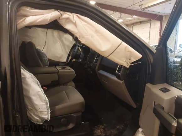 ✅ 2017 Ford F-150 XLT • VIN: 1FTFW1EF1HFA04207 • Lot: 43505990. Wystawiony na IAAI z przebiegiem 92 473 mil. Bezpłatny archiwum sprzedaży aukcyjnych z USA i szczegółowy raport historii pojazdu na DreamBid. Zdjęcie 5.