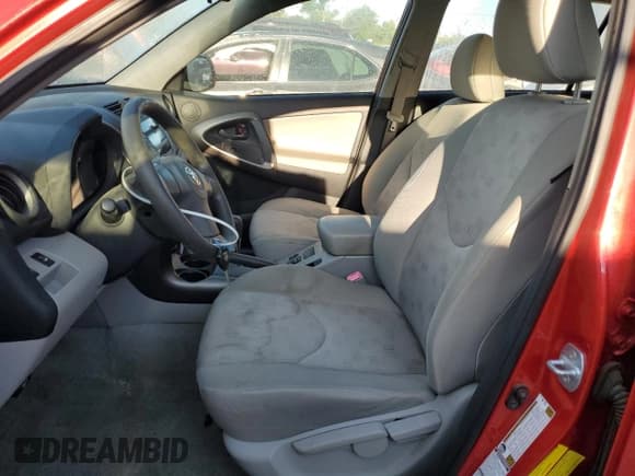 ✅ 2009 Toyota RAV4 • VIN: JTMBK33V29D002138 • Лот: 70701815. Опубликован ранее на Copart с пробегом 170 809 миль. Бесплатный доступ к архиву аукционных продаж из США и подробный отчёт об истории автомобиля на DreamBid. Изображение 7.