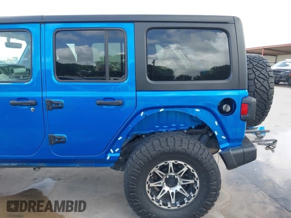 ✅ 2022 Jeep Wrangler Unlimited Sahara • VIN: 1C4HJXENXNW118607 • Lot: 42536834. Listed on IAAI with 29,917 mi. Free auction sales archive from the USA and detailed vehicle history report at DreamBid. Image 18.