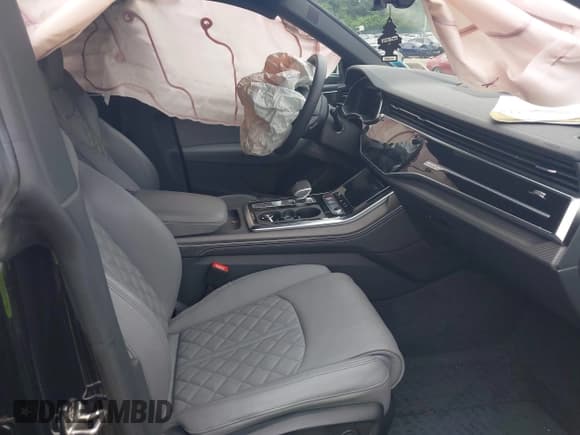 ✅ 2024 Audi SQ8 Prestige • VIN: WA1CWBF18RD003395 • Лот: 42698220. Опубликован ранее на IAAI с пробегом 7 410 миль. Бесплатный доступ к архиву аукционных продаж из США и подробный отчёт об истории автомобиля на DreamBid. Изображение 5.