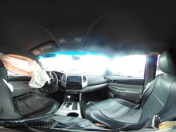 ✅ 2015 Toyota Tacoma PreRunner • VIN: 3TMKU4HN8FM043849 • Lot: 42790883. Wystawiony na IAAI z przebiegiem 123 228 mil. Bezpłatny archiwum sprzedaży aukcyjnych z USA i szczegółowy raport historii pojazdu na DreamBid. Zdjęcie 18.