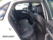 ✅ 2017 Audi A4 Premium • VIN: WAUANAF41HN006665 • Lot: 43505709. Wystawiony na IAAI z przebiegiem 52 964 mil. Bezpłatny archiwum sprzedaży aukcyjnych z USA i szczegółowy raport historii pojazdu na DreamBid. Zdjęcie 8.