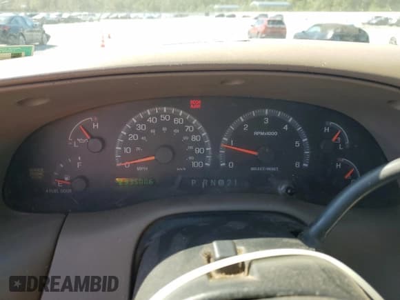 ✅ 2000 Ford F-150 XL • VIN: 1FTRX17W6YKA41445 • Lot: 85125655. Wystawiony na Copart z przebiegiem 293 500 mil. Bezpłatny archiwum sprzedaży aukcyjnych z USA i szczegółowy raport historii pojazdu na DreamBid. Zdjęcie 9.