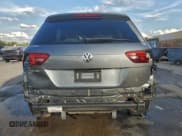 ✅ 2020 Volkswagen Tiguan SE • VIN: 3VV3B7AX1LM180460 • Lot: 94159735. Wystawiony na Copart z przebiegiem 65 431 mil. Bezpłatny archiwum sprzedaży aukcyjnych z USA i szczegółowy raport historii pojazdu na DreamBid. Zdjęcie 6.