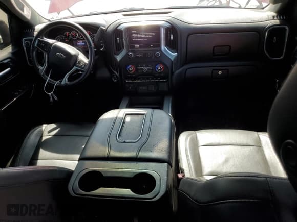 ✅ 2020 Chevrolet Silverado 1500 RST • VIN: 1GCUWDEDXLZ284417 • Lot: 72593024. Wystawiony na Copart z przebiegiem 106 945 mil. Bezpłatny archiwum sprzedaży aukcyjnych z USA i szczegółowy raport historii pojazdu na DreamBid. Zdjęcie 8.