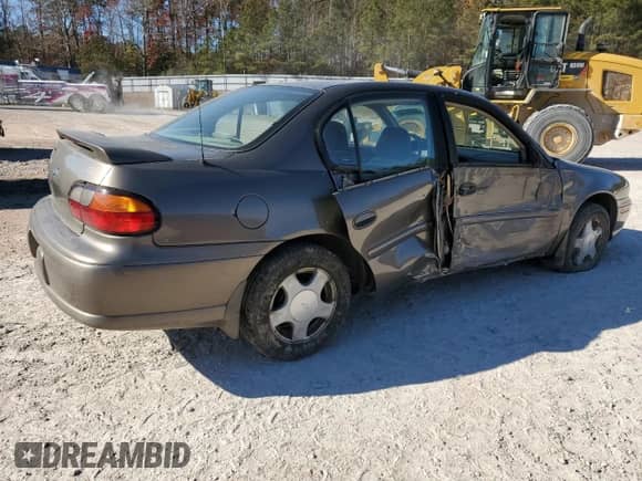 2000 Chevrolet Malibu LS z VIN 1G1NE52J4Y6303956, wystawiony jako Copart lot #83049134 z przebiegiem 146 425 mil mil oraz Czysty tytuł • Clean title. Historia ofert i sprzedaży dostępna na DreamBid. Obrazek 3.