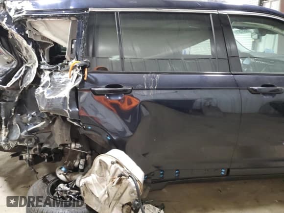 ✅ 2024 Jeep Grand Cherokee Limited • VIN: 1C4RJKBG9R8916703 • Lot: 89687525. Listed on Copart with 6,260 mi. Free auction sales archive from the USA and detailed vehicle history report at DreamBid. Image 11.