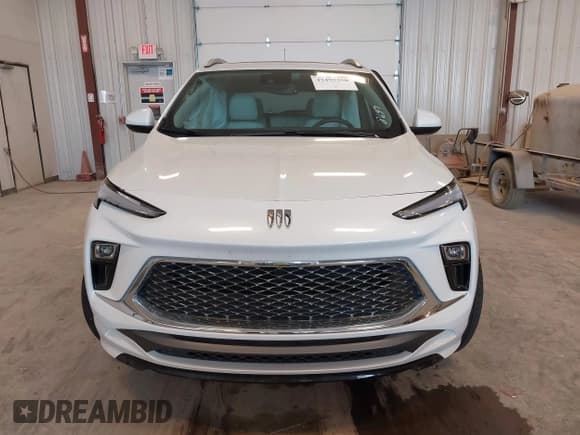 ✅ 2025 Buick Encore GX Avenir • VIN: KL4AMGSL2SB028697 • Lot: 42495350. Listed on IAAI with 3,921 mi. Free auction sales archive from the USA and detailed vehicle history report at DreamBid. Image 12.