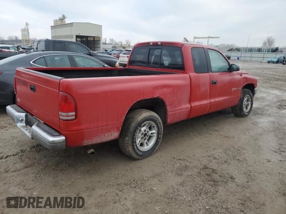 ✅ 2000 Dodge Dakota • VIN: 1B7GL22X1YS549329 • Lot: 44358955. Wystawiony na Copart z przebiegiem 72 937 mil. Bezpłatny archiwum sprzedaży aukcyjnych z USA i szczegółowy raport historii pojazdu na DreamBid. Zdjęcie 3.