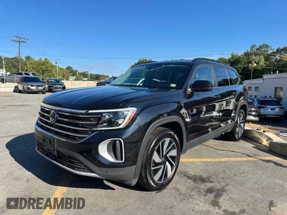 ✅ 2024 Volkswagen Atlas SE • VIN: 1V2HR2CA9RC580772 • Lot: 71591915. Listed on Copart with 37,082 mi. Free auction sales archive from the USA and detailed vehicle history report at DreamBid. Image 1.