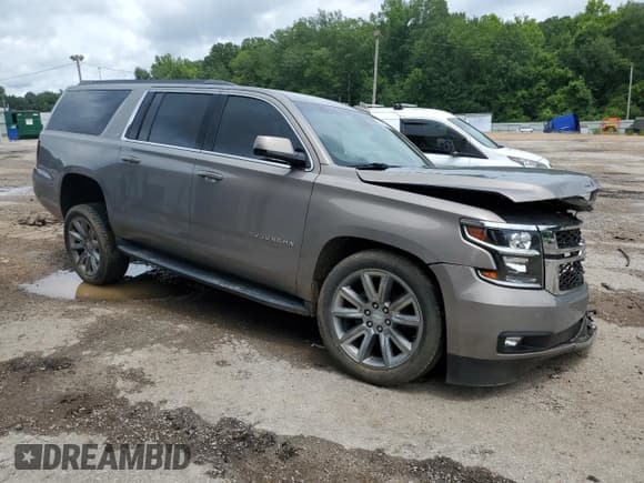 ✅ 2018 Chevrolet Suburban LT • VIN: 1GNSCHKC4JR309867 • Lot: 62957414. Wystawiony na Copart z przebiegiem 145 144 mil. Bezpłatny archiwum sprzedaży aukcyjnych z USA i szczegółowy raport historii pojazdu na DreamBid. Zdjęcie 4.