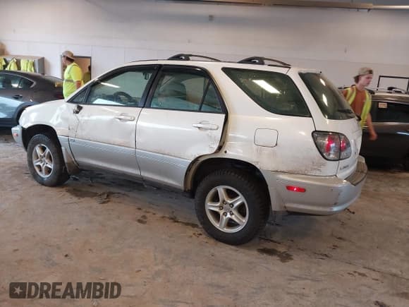 ✅ 2002 Lexus RX 300 • VIN: JTJGF10U020142743 • Lot: 43141022. Listed on IAAI with 158,528 mi. Free auction sales archive from the USA and detailed vehicle history report at DreamBid. Image 3.