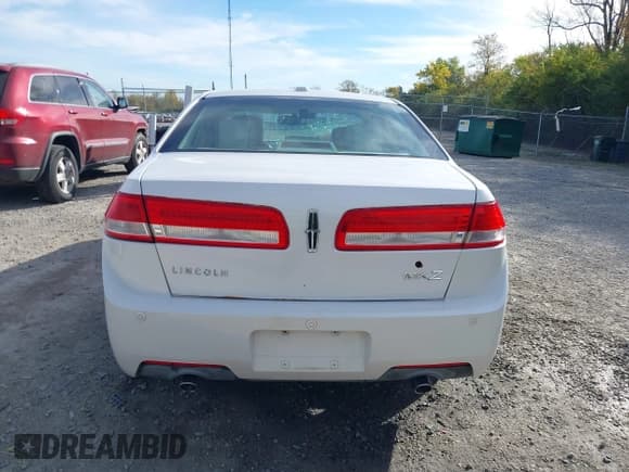 ✅ 2011 Lincoln MKZ • VIN: 3LNHL2GC4BR754782 • Lot: 43546042. Wystawiony na IAAI z przebiegiem 174 824 mil. Bezpłatny archiwum sprzedaży aukcyjnych z USA i szczegółowy raport historii pojazdu na DreamBid. Zdjęcie 17.