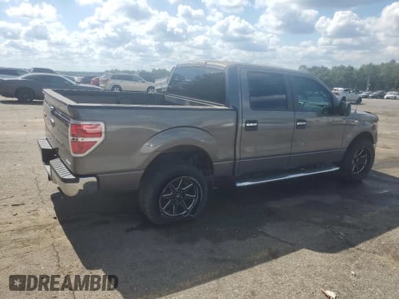 ✅ 2013 Ford F-150 XLT • VIN: 1FTFW1CF5DFD23171 • Лот: 86436435. Опубликован ранее на Copart с пробегом 190 351 миль. Бесплатный доступ к архиву аукционных продаж из США и подробный отчёт об истории автомобиля на DreamBid. Изображение 3.