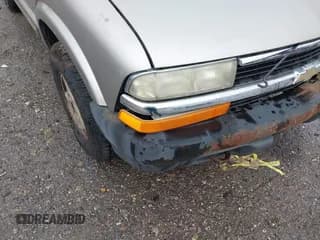 ✅ 2000 Chevrolet Blazer LT • VIN: 1GNDT13WXY2279737 • Lot: 41101393. Wystawiony na IAAI z przebiegiem 180 695 mil. Bezpłatny archiwum sprzedaży aukcyjnych z USA i szczegółowy raport historii pojazdu na DreamBid. Zdjęcie 6.