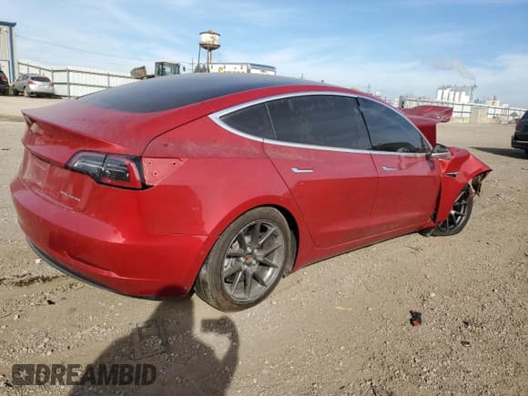 ✅ 2018 Tesla Model 3 Long Range Battery • VIN: 5YJ3E1EB6JF091440 • Lot: 83957885. Wystawiony na Copart z przebiegiem Nie podano. Bezpłatny archiwum sprzedaży aukcyjnych z USA i szczegółowy raport historii pojazdu na DreamBid. Zdjęcie 3.