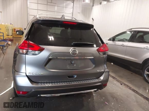 ✅ 2017 Nissan Rogue SL • VIN: JN8AT2MV6HW284437 • Lot: 41690708. Listed on IAAI with 37,908 mi. Free auction sales archive from the USA and detailed vehicle history report at DreamBid. Image 17.