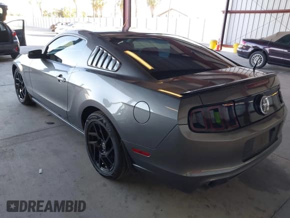 ✅ 2014 Ford Mustang Premium • VIN: 1ZVBP8AM5E5332494 • Лот: 43377150. Опубликован ранее на IAAI с пробегом 119 029 миль. Бесплатный доступ к архиву аукционных продаж из США и подробный отчёт об истории автомобиля на DreamBid. Изображение 3.