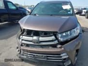 ✅ 2017 Toyota Highlander Limited • VIN: 5TDYZRFH2HS221036 • Lot: 40630991. Wystawiony na IAAI z przebiegiem 115 296 mil. Bezpłatny archiwum sprzedaży aukcyjnych z USA i szczegółowy raport historii pojazdu na DreamBid. Zdjęcie 20.