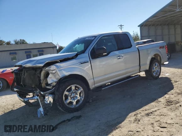 ✅ 2017 Ford F-150 XLT • VIN: 1FTFX1EF9HKE57074 • Lot: 91028605. Listed on Copart with 131,887 mi. Free auction sales archive from the USA and detailed vehicle history report at DreamBid. Image 1.