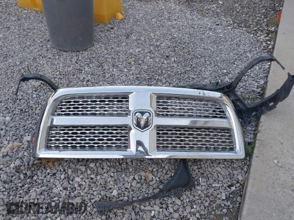 ✅ 2015 Ram 2500 Laramie • VIN: 3C6UR5NL4FG577780 • Lot: 43510612. Wystawiony na IAAI z przebiegiem 180 058 mil. Bezpłatny archiwum sprzedaży aukcyjnych z USA i szczegółowy raport historii pojazdu na DreamBid. Zdjęcie 12.