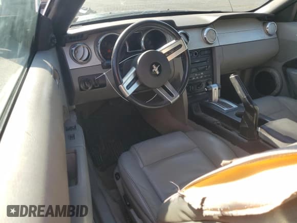 ✅ 2006 Ford Mustang Standard • VIN: 1ZVFT84N465157237 • Lot: 81559065. Listed on Copart with 206,561 mi. Free auction sales archive from the USA and detailed vehicle history report at DreamBid. Image 8.