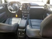 ✅ 2022 Volvo XC40 Momentum • VIN: YV4162UK7N2681552 • Lot: 67383405. Listed on Copart with 21,537 mi. Free auction sales archive from the USA and detailed vehicle history report at DreamBid. Image 8.