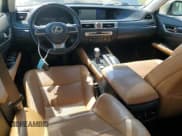 ✅ 2016 Lexus GS 200t • VIN: JTHBA1BL4GA000833 • Lot: 50249185. Wystawiony na Copart z przebiegiem 153 011 mil. Bezpłatny archiwum sprzedaży aukcyjnych z USA i szczegółowy raport historii pojazdu na DreamBid. Zdjęcie 8.