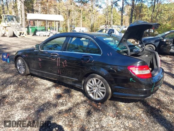 ✅ 2008 Mercedes-Benz C 300 Sport • VIN: WDDGF81X68F125266 • Lot: 43546270. Listed on IAAI with 117,931 mi. Free auction sales archive from the USA and detailed vehicle history report at DreamBid. Image 3.