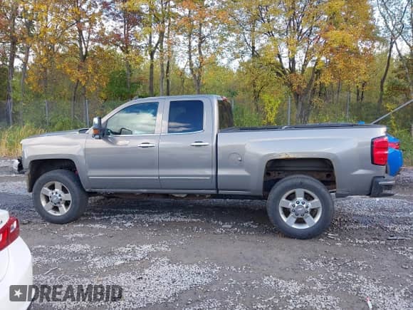 2017 Chevrolet Silverado 2500HD LTZ with VIN 1GC2KWEG4HZ192879, listed as a IAAI auction lot 43380040 with 98,324 mi miles and . Bid and sale history available at DreamBid. Image 14.