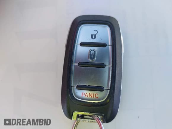 ✅ 2017 Chrysler Pacifica LX • VIN: 2C4RC1CG8HR521157 • Lot: 43709557. Wystawiony na IAAI z przebiegiem 104 885 mil. Bezpłatny archiwum sprzedaży aukcyjnych z USA i szczegółowy raport historii pojazdu na DreamBid. Zdjęcie 10.