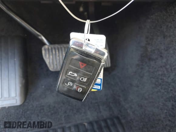 ✅ 2018 Land Rover Range Rover • VIN: SALGS2RE9JA392080 • Lot: 43351556. Listed on IAAI with 43,663 mi. Free auction sales archive from the USA and detailed vehicle history report at DreamBid. Image 11.