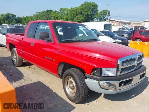 ✅ 2001 Dodge 1500 • VIN: 3B7HC13Y61G185539 • Lot: 42585110. Listed on IAAI with 286,507 mi. Free auction sales archive from the USA and detailed vehicle history report at DreamBid. Image 1.