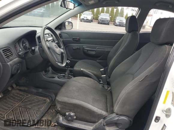 ✅ 2010 Hyundai Accent GS • VIN: KMHCM3AC1AU163662 • Лот: 53574705. Опубликован ранее на Copart с пробегом 115 858 миль. Бесплатный доступ к архиву аукционных продаж из США и подробный отчёт об истории автомобиля на DreamBid. Изображение 7.