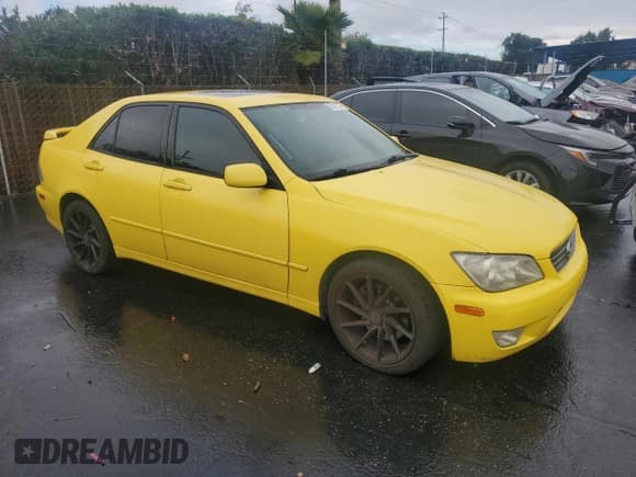 ✅ 2001 Lexus IS 300/350 • VIN: JTHBD182310023913 • Lot: 92641715. Listed on Copart with 252,781 mi. Free auction sales archive from the USA and detailed vehicle history report at DreamBid. Image 4.